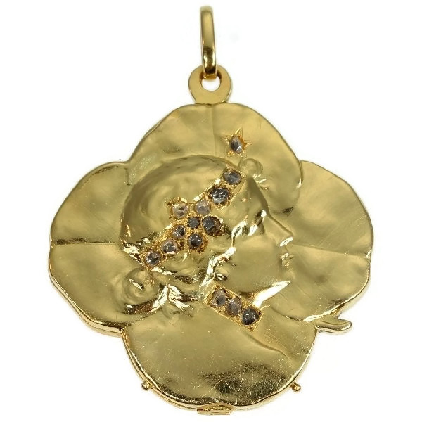 Fortune's Gaze: An Art Nouveau Gold Pendant with Diamonds